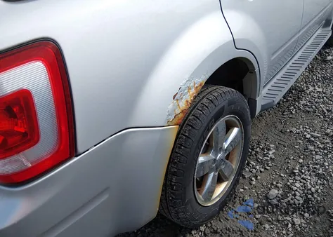 2009 Ford Escape Xlt from USA, damaged, VIN 1FMCU03719KC85850